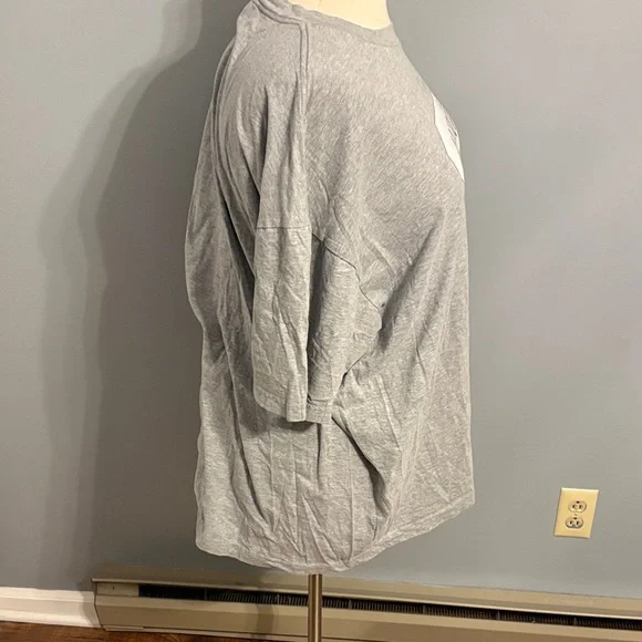 Kohl's Gray 'Kim's Antiques' Graphic Short Sleeve Tee - Gilmore Girls - Picture 4 of 5